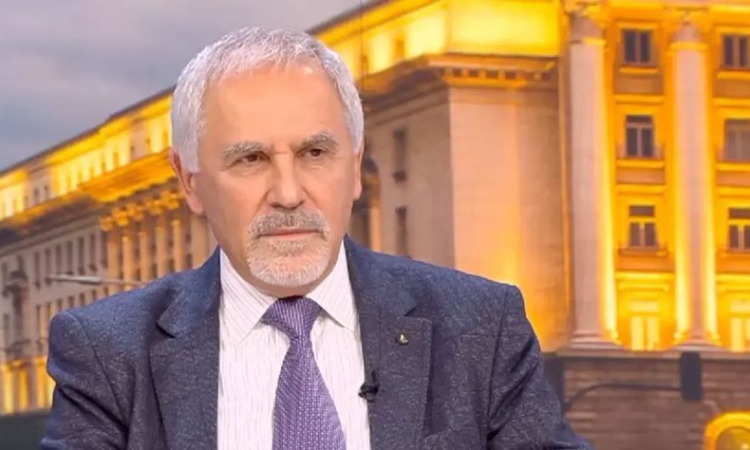 Любомир Кючуков: Силовото отваряне на Ормузкия проток изглежда трудно осъществимо